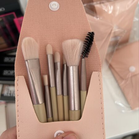 Set pennelli con  custodia